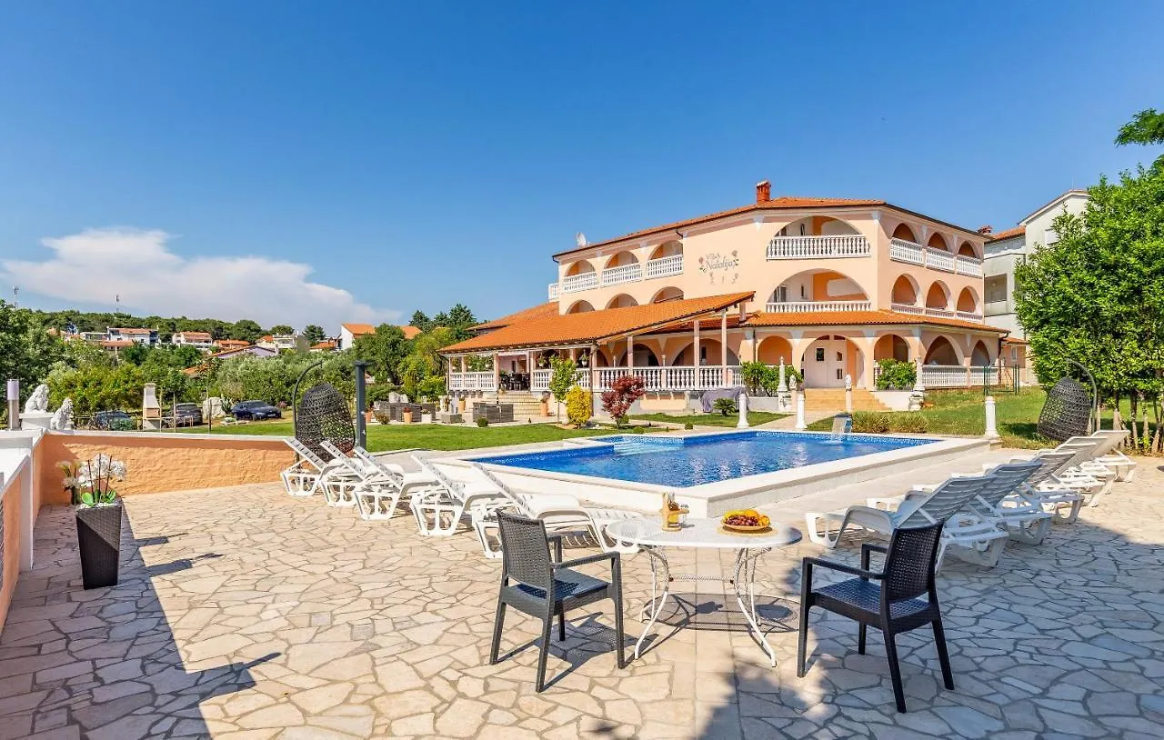Villa Natalija Medolino 3*,  Croazia